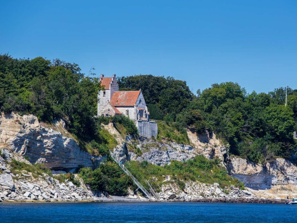 Rødvig Ferieby I Ferie I B&B I Konference I Naturskønne omgivelser med skov, marker, kyst og klint i nærheden