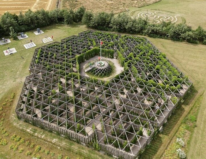 Rødvig Ferieby I Ferie I B&B I Konference I Naturskønne omgivelser med skov, marker, kyst og klint i nærheden